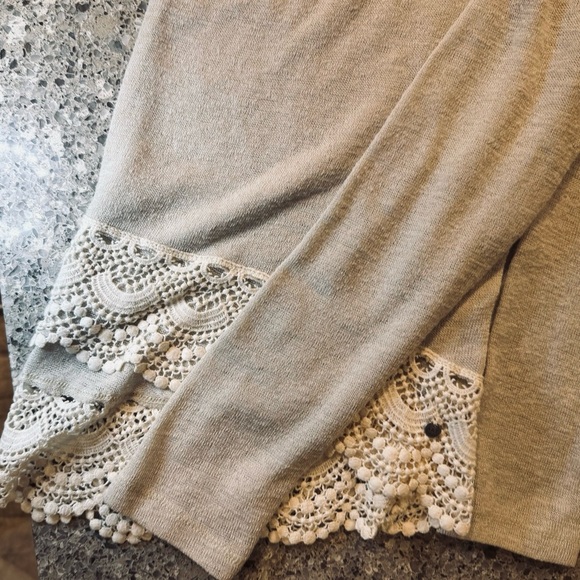 Abercrombie & Fitch Women's Top - Size Small ⭐🤍 - Picture 8 of 8